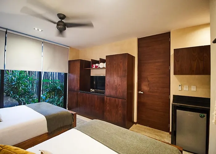Don Quijote - Private Pool & Club Access *
